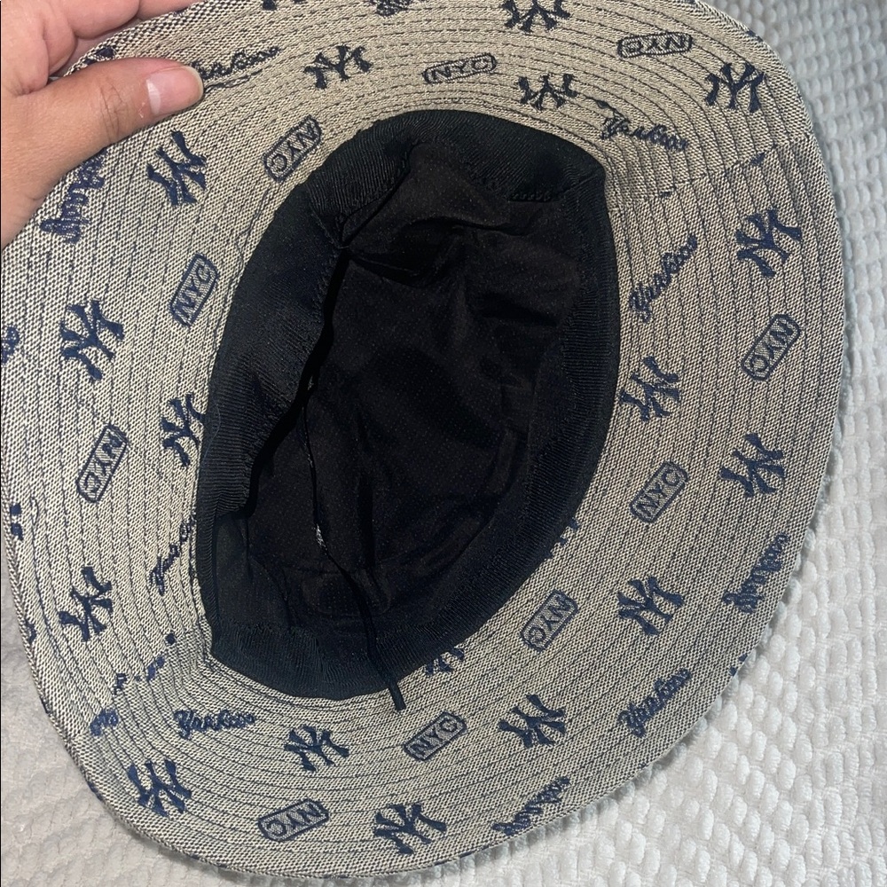 Source Unknown Tan and Blue Patterned Bucket Hat - image 4